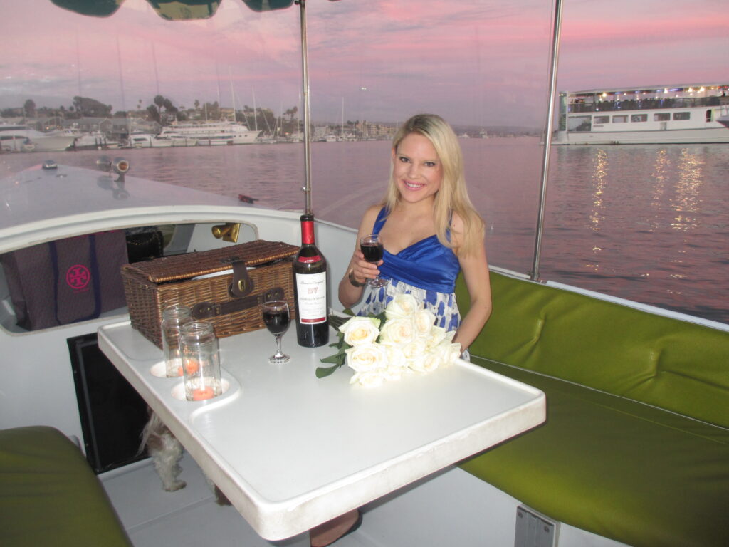 evening duffy boat cruise through the harbor, dinner on a boat