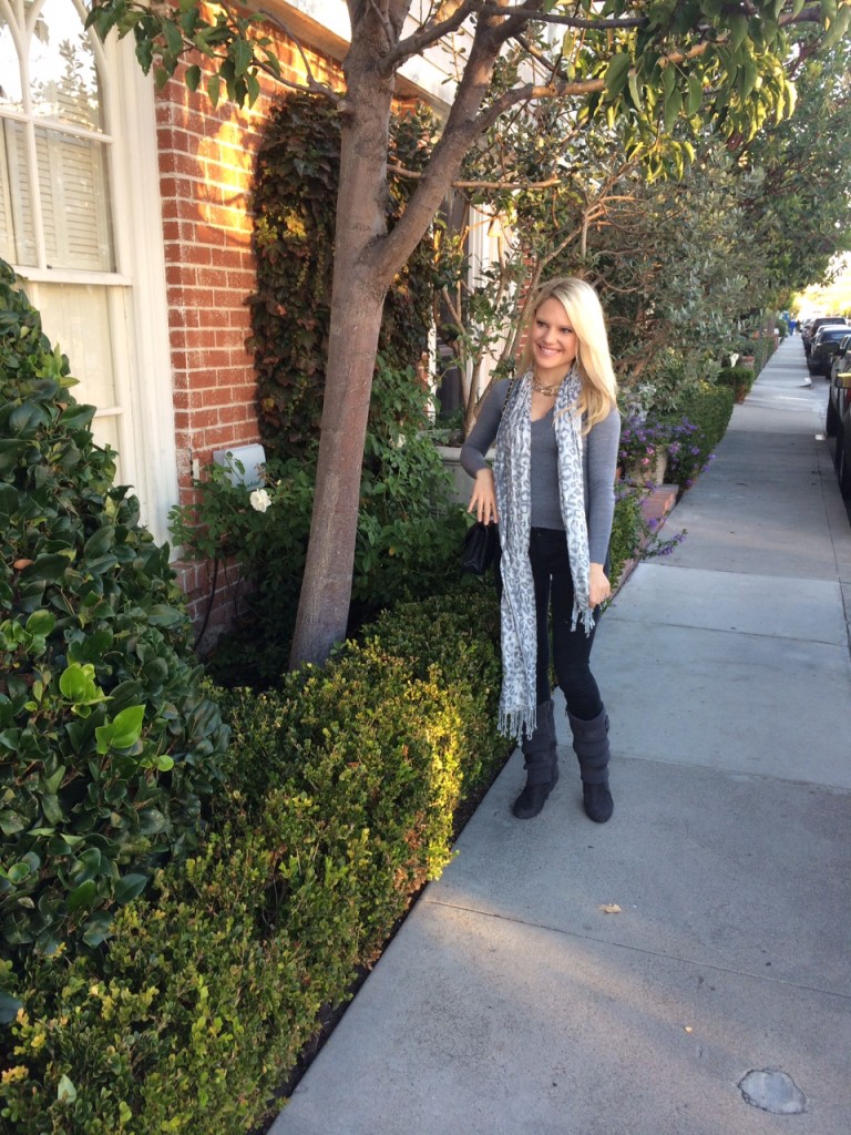 girl in black and grey Fall outfit Caitlin Hartley of Styled American