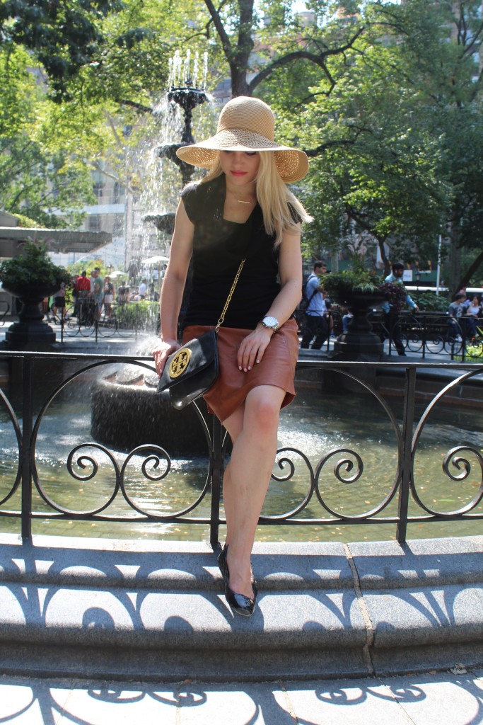 Caitlin Hartley of Styled American, fashion blogger, brown leather skirt