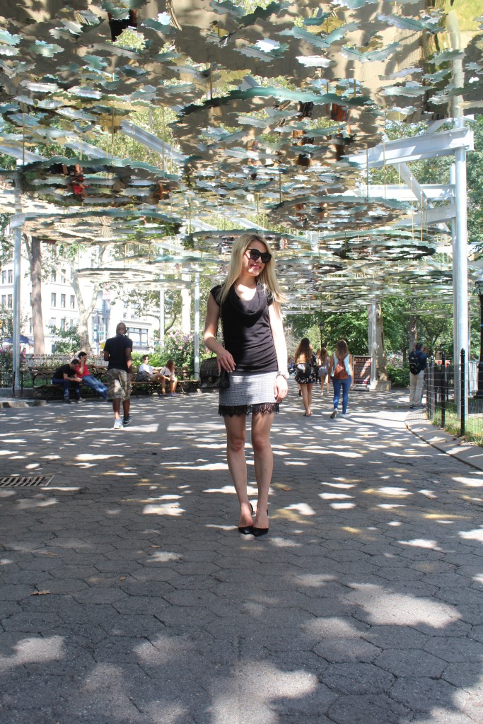 Caitlin Hartley of Styled American, girl walkig in Madison Square Park