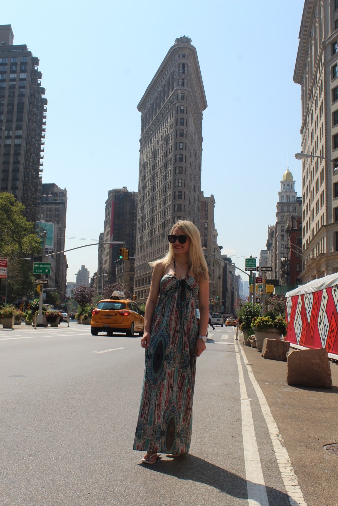 Caitlin Hartley of Styled American, stylish maxi dress