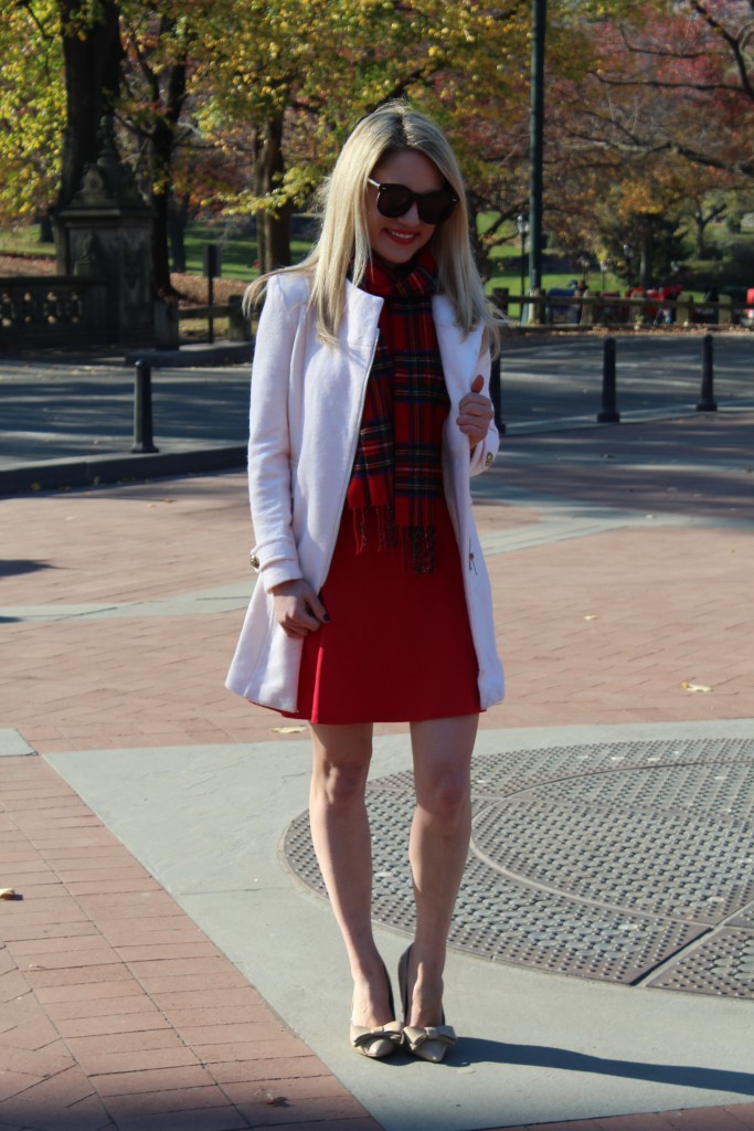 Caitlin Hartley of Styled American girl in Central Park in red dress
