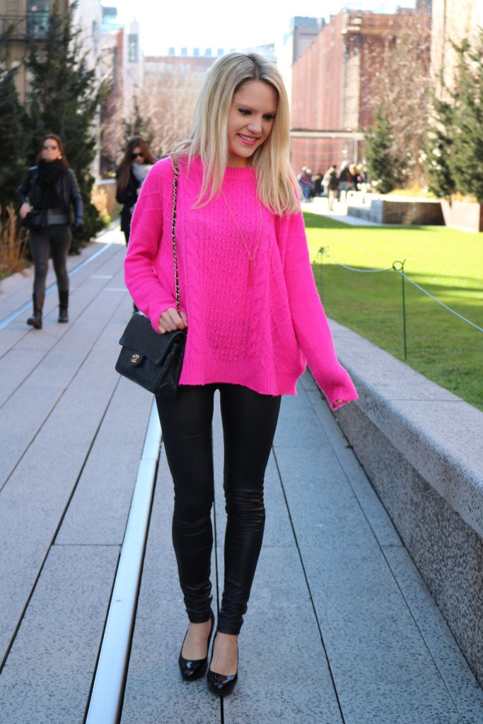 Caitlin Hartley of Styled American walk along the highline in NYC