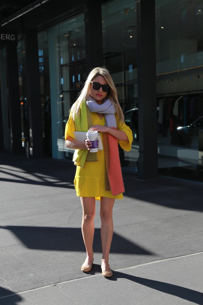 Caitlin Hartley of Styled American spring fashion