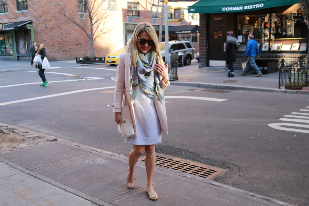 Caitlin Hartley of Styled American oversized plaid blanket scarf, spring style