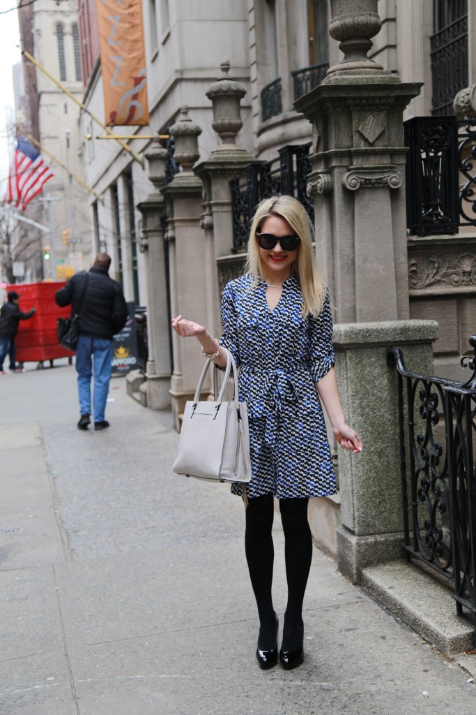Caitlin Hartley of Styled American express style, blogger in express dress