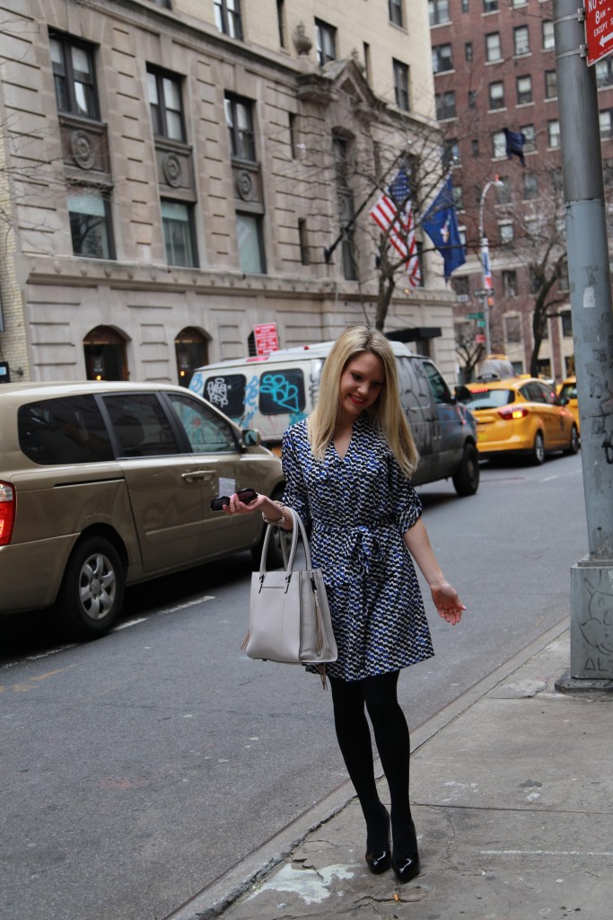 Caitlin Hartley of Styled American style blogger in midtown manhattan