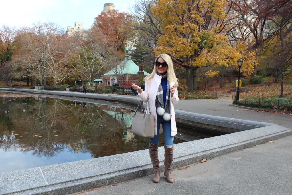Caitlin Hartley of Styled American blonde fashion blogger in new york city