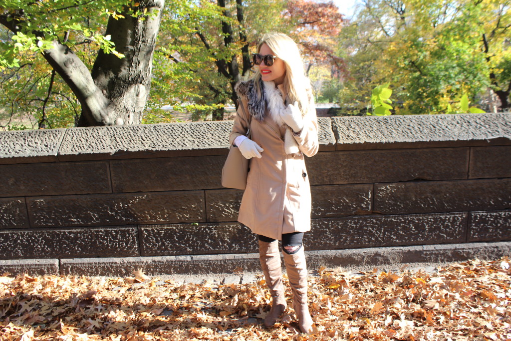 Caitlin Hartley of Styled American tan coat, faux fur scarf and grey tote