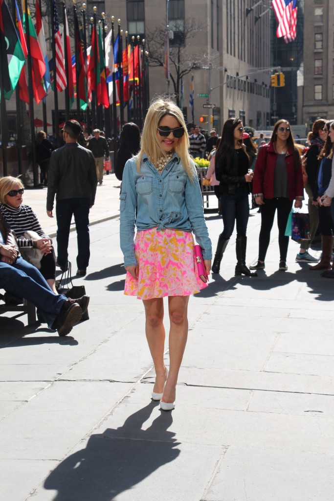 Caitlin Hartley of Styled American denim top, pink henri bendel bag, lilly pulitzer style