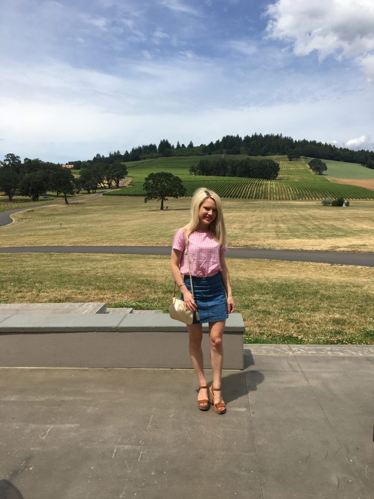 Caitlin-Hartley-of-Styled-American-at-a-winery-in-oregon