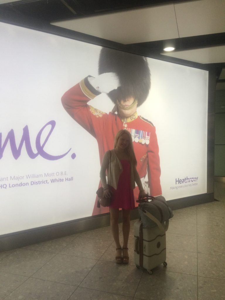 Caitlin-of-Styled-American-travel-style-in-london-airport