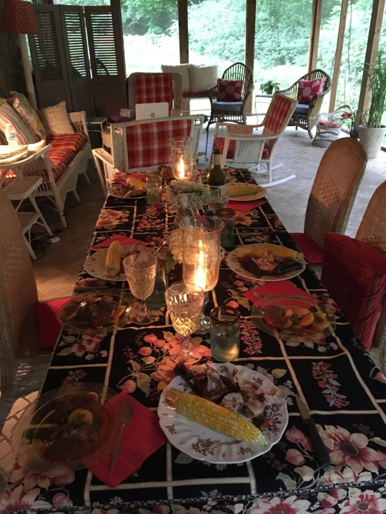 Caitlin-Hartley-of-Styled-American-summer-dinner-tablescape