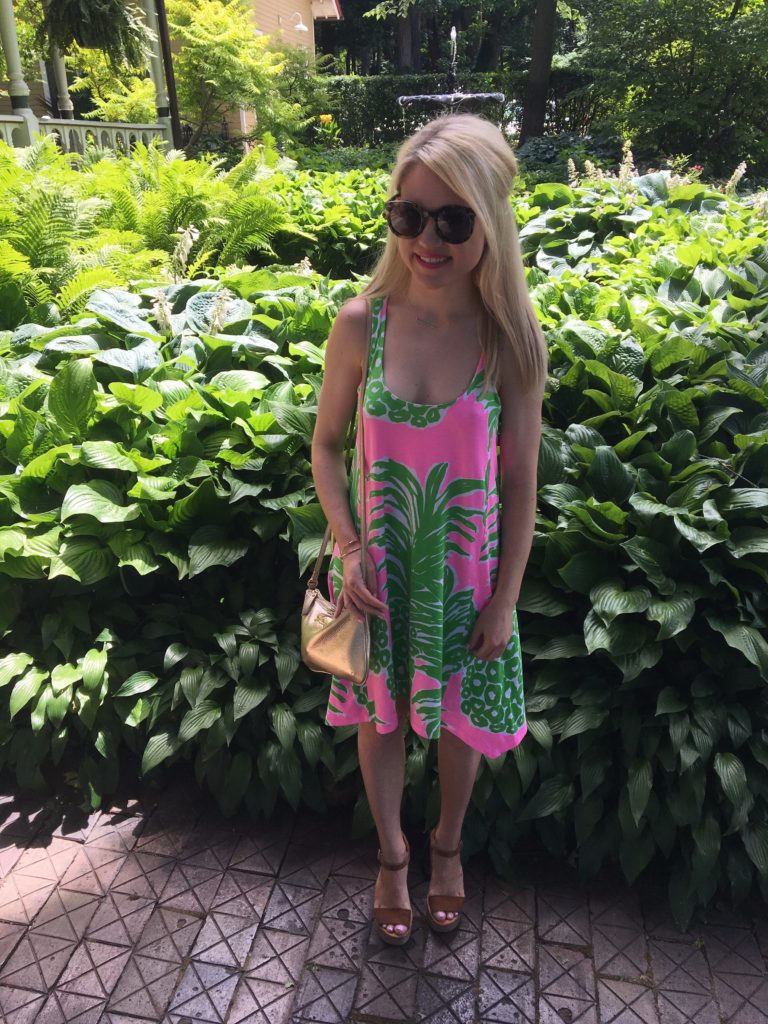 Caitlin-Hartley-of-Styled-American-pineapple-print-dress