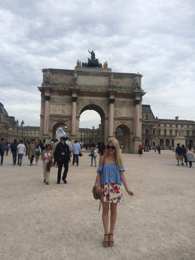 louvre-palace-blogger-in-paris