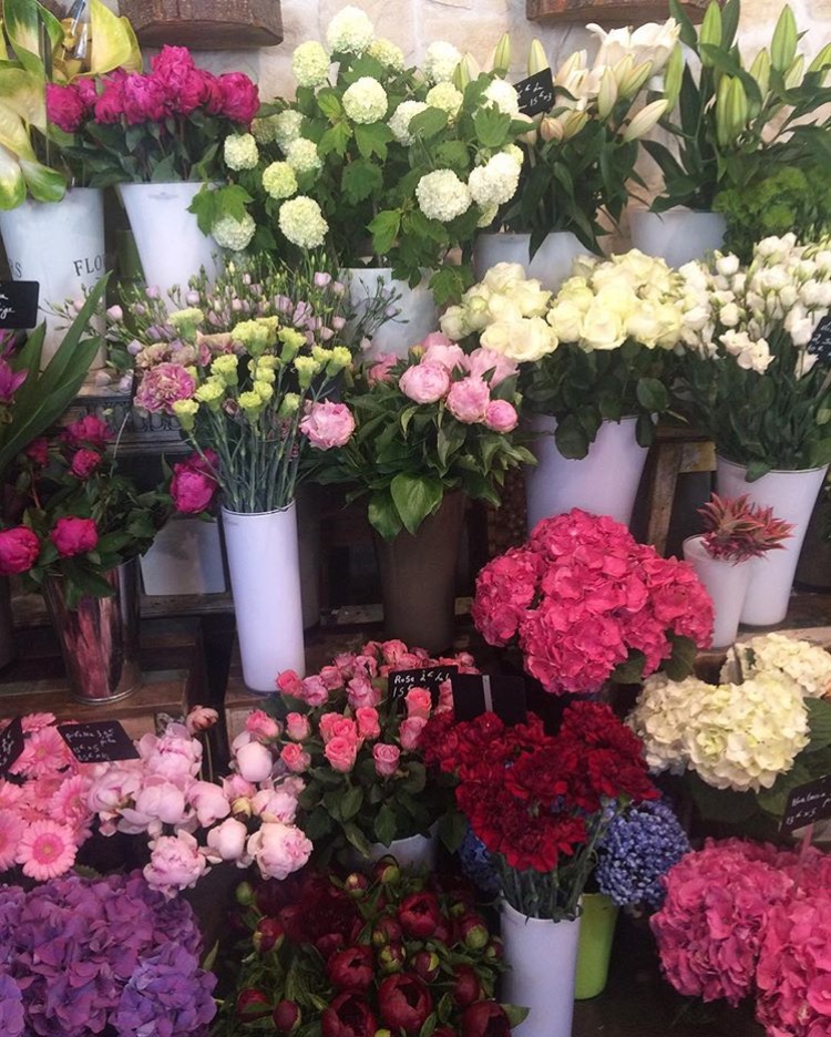 paris-flower-stand