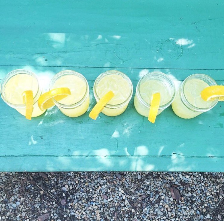 styled-american-caitlin-hartley-summer-lemon-cocktails