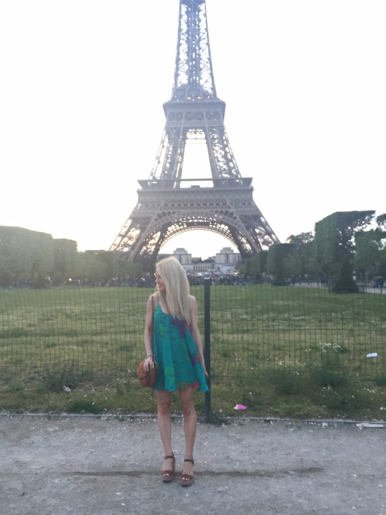 eiffel-tower-paris-travel-blogger