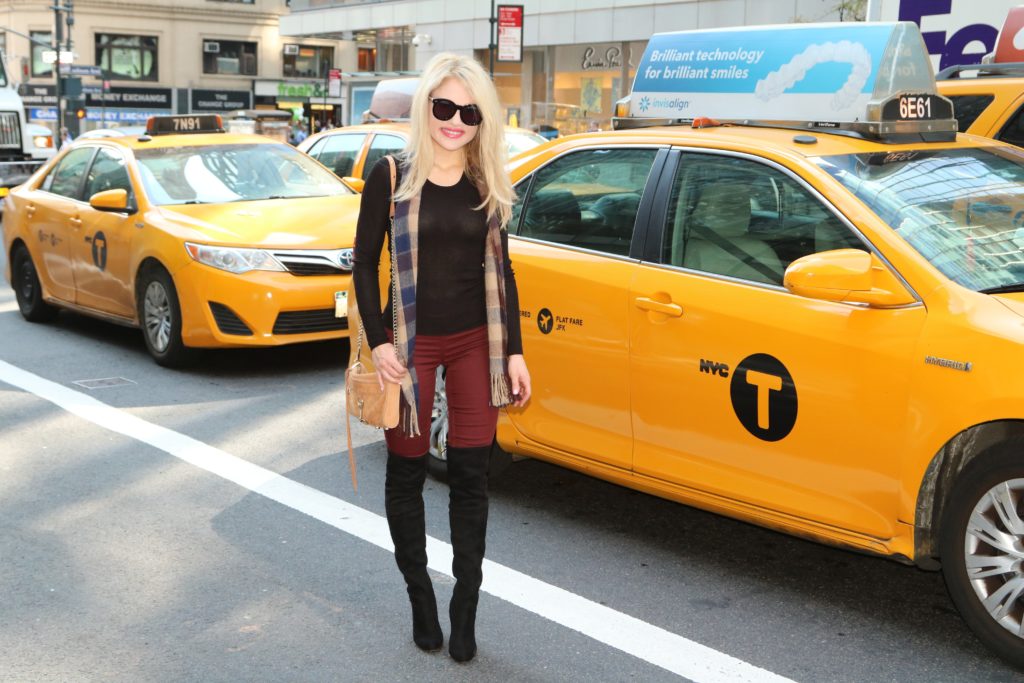 burgundy-fall-outfit http://styledamerican.com/burgundy-leggings/