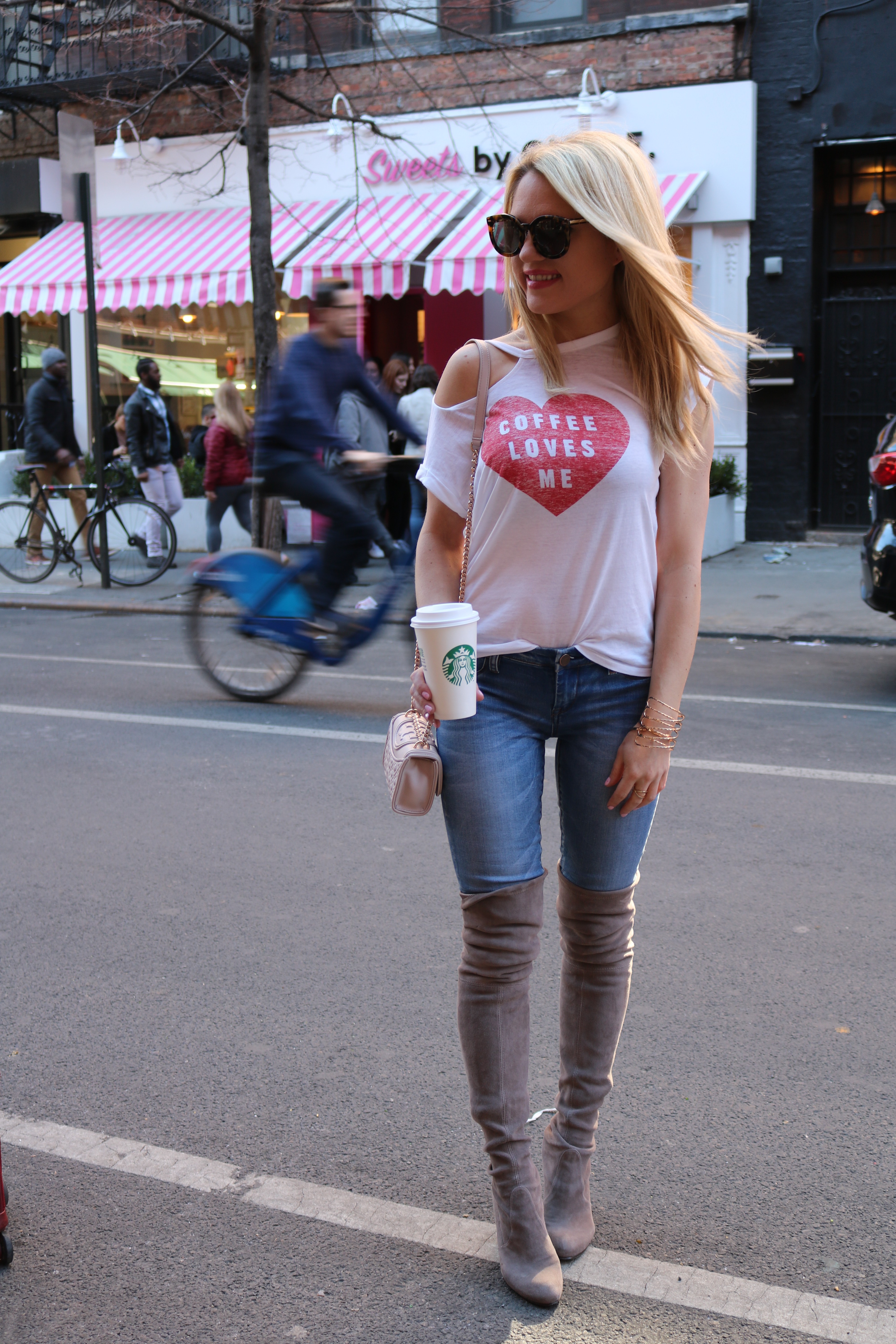 coffee loves me graphic tee