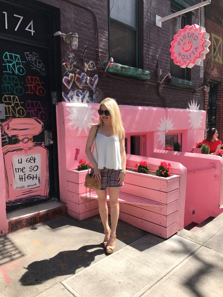 casual-brunch-outfit http://styledamerican.com/leave-it-to-me-to-find-the-pinkest-restaurant-in-nyc/